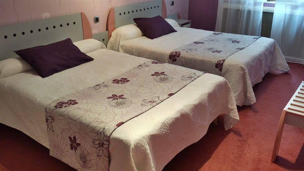 Contact Hotel Limoges - Hotel Des Deux Moulins Экстерьер фото
