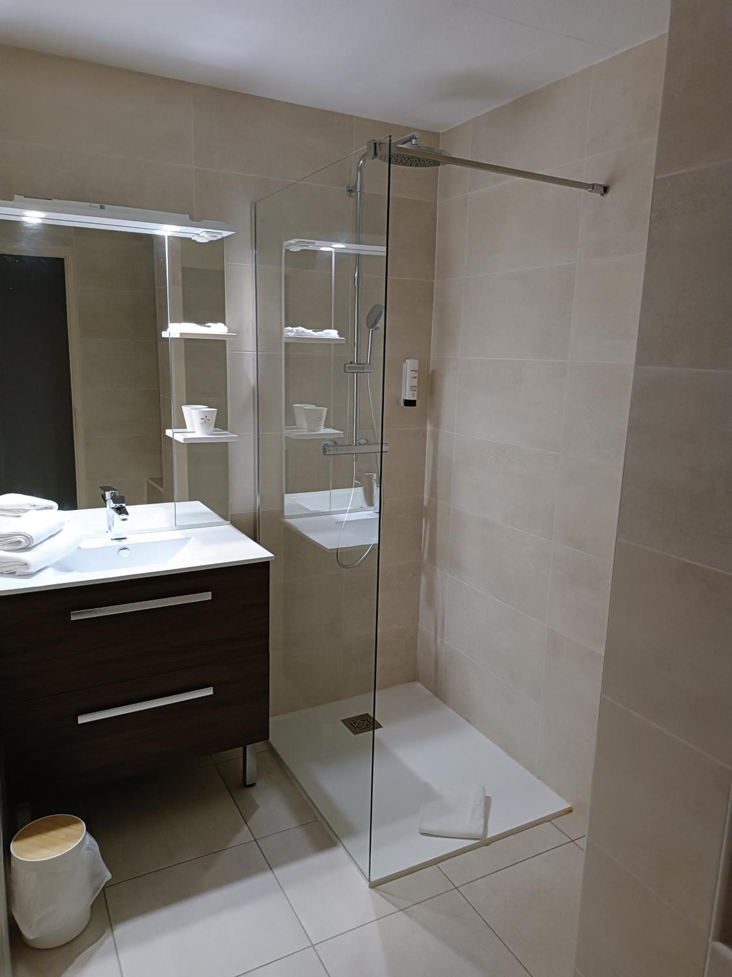 Contact Hotel Limoges - Hotel Des Deux Moulins Экстерьер фото