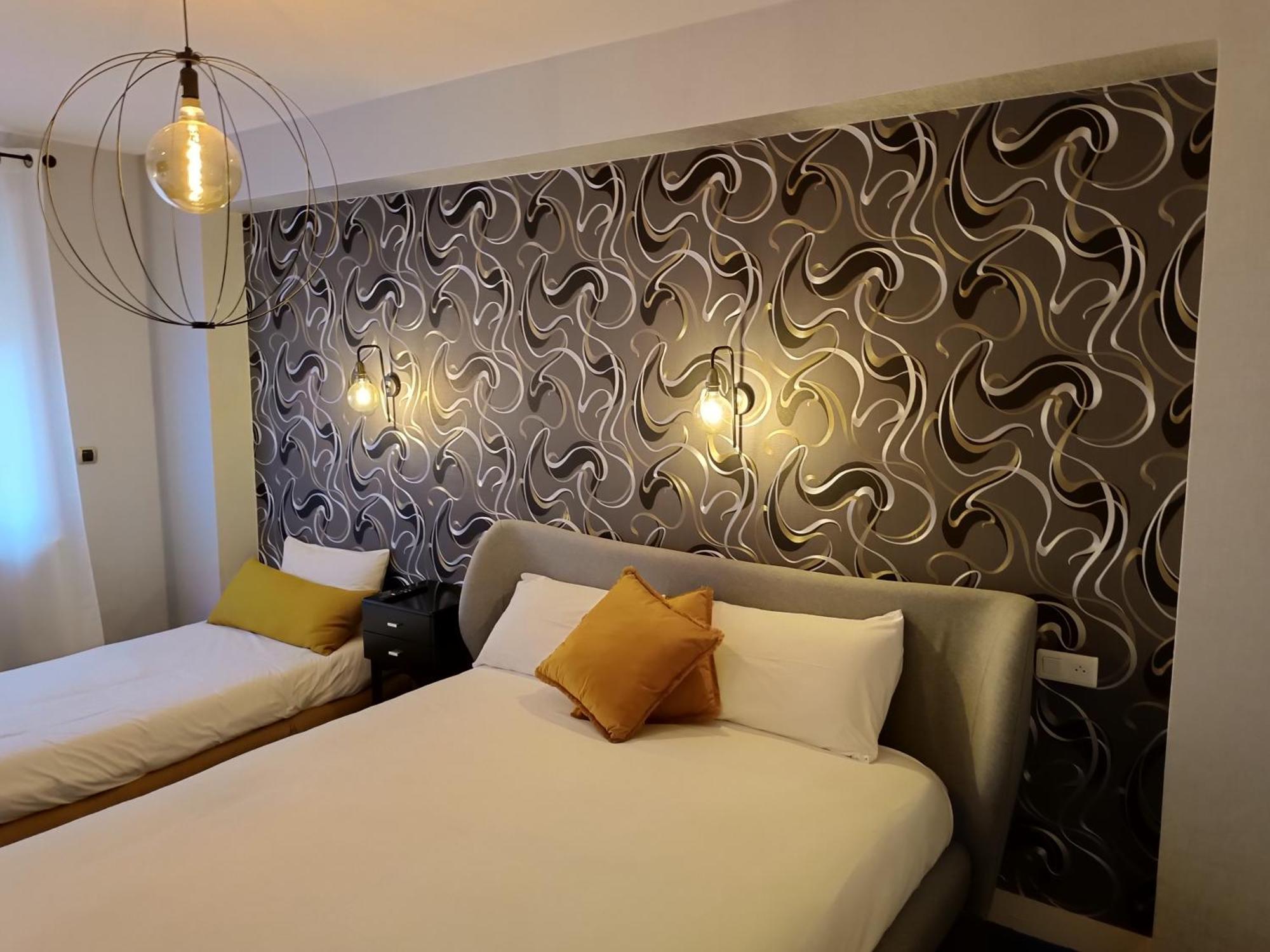 Contact Hotel Limoges - Hotel Des Deux Moulins Экстерьер фото
