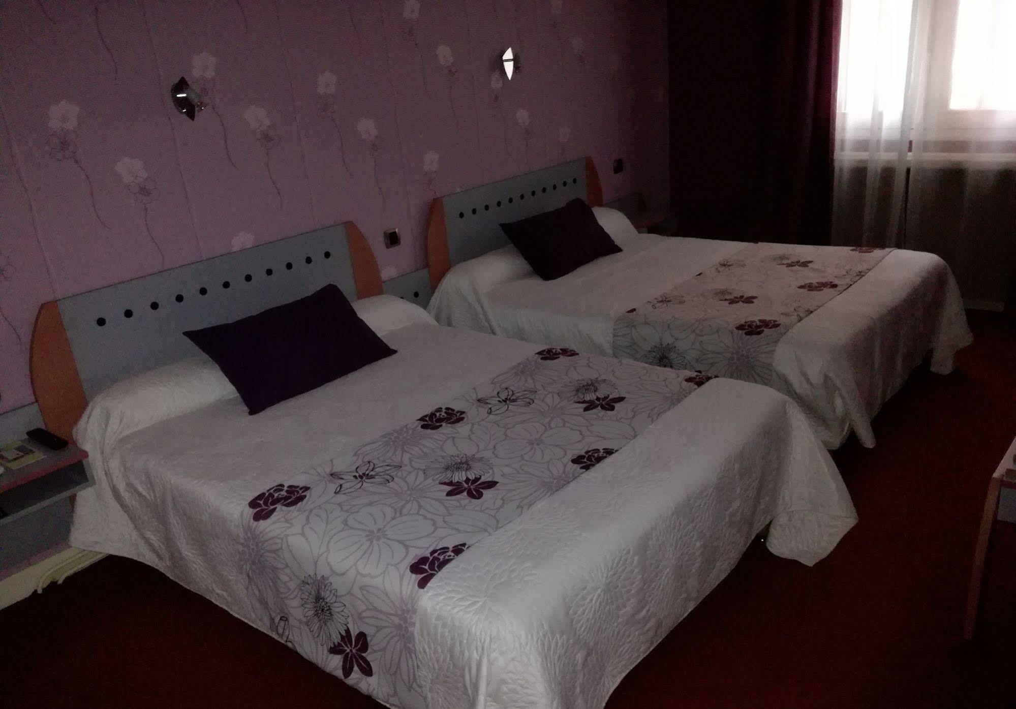 Contact Hotel Limoges - Hotel Des Deux Moulins Экстерьер фото