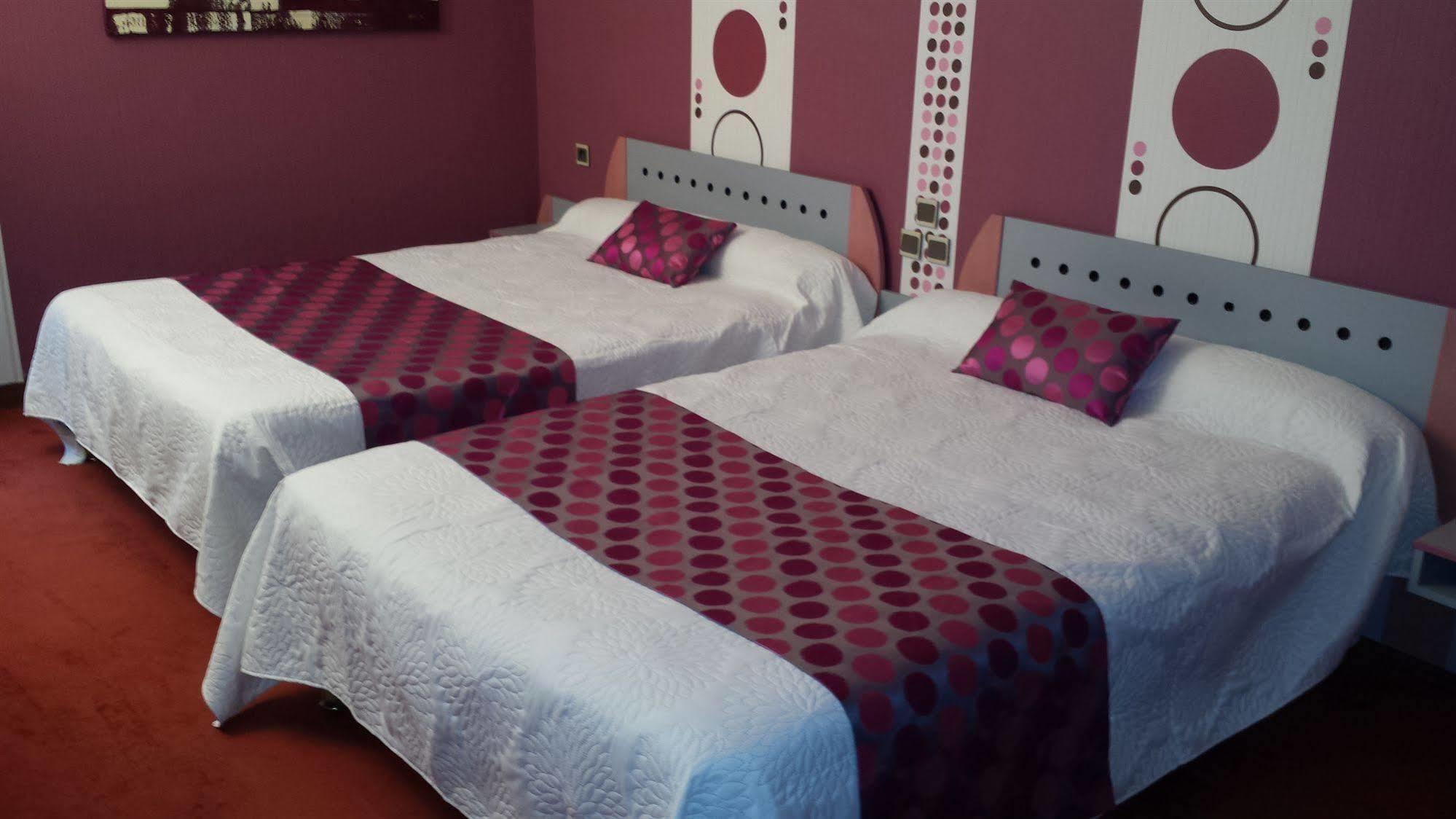 Contact Hotel Limoges - Hotel Des Deux Moulins Экстерьер фото
